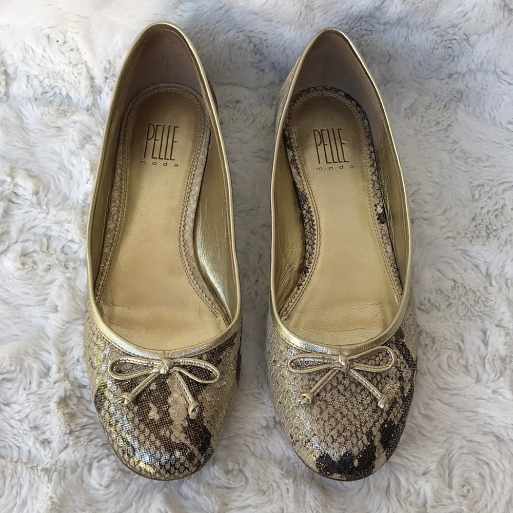 EUC Pelle Moda Metallic Snake Look Flats Sz8.5